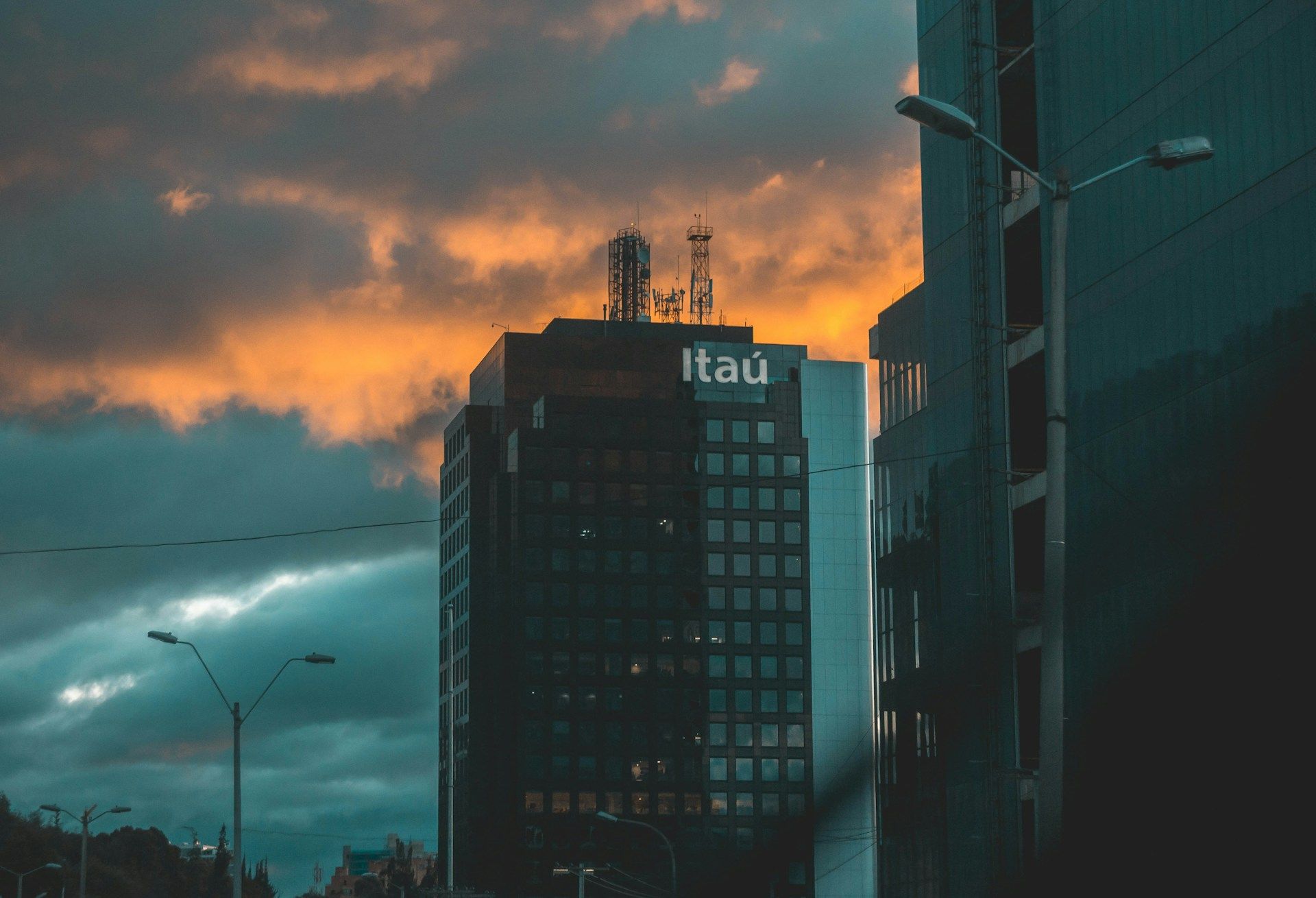  Brazil’s Largest Bank Itaú Unibanco Mulls Its Own Stablecoin